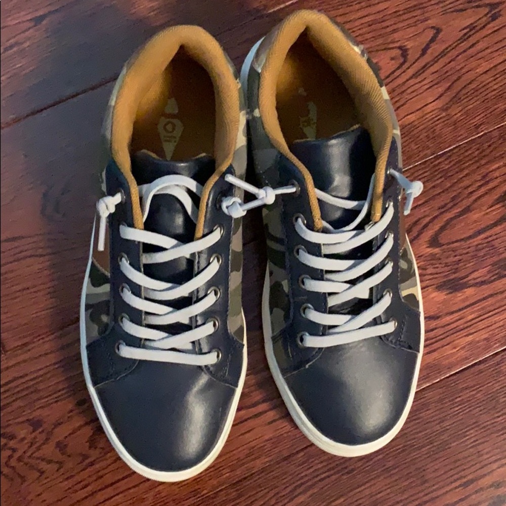 Sneakers